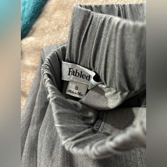 EUC Fabled 3 scrub pants (S), 1 top (M)- DISCONTINUED - Picture 4 of 10